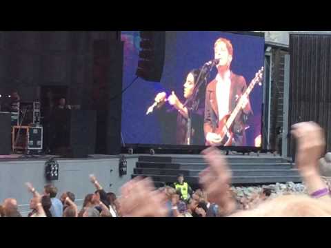 Mando Diao och Maxida Märak