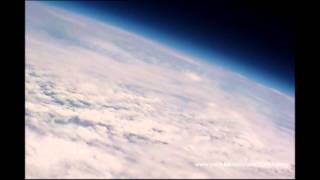preview picture of video 'Balonem w stratosferę 2013.06.01 (Ballooning to the Stratosphere)'