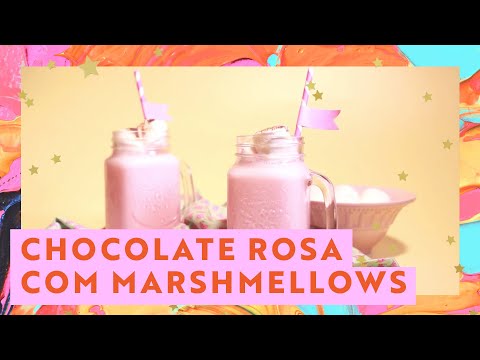 Chocolate quente rosa com marshmallows tostadinhos