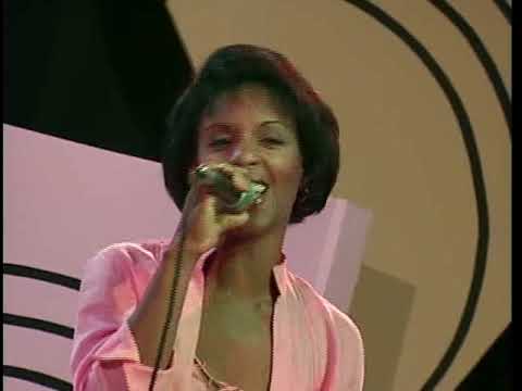 Madame Caridad, de Alina Torres, por Vocal Universo-CUBA.