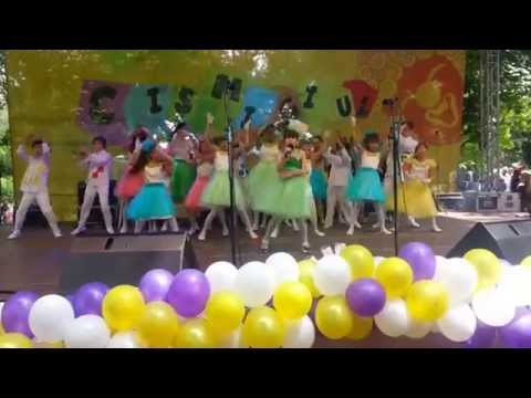 Spectacol 1 Iunie, Cismigiu - Sara Comisan