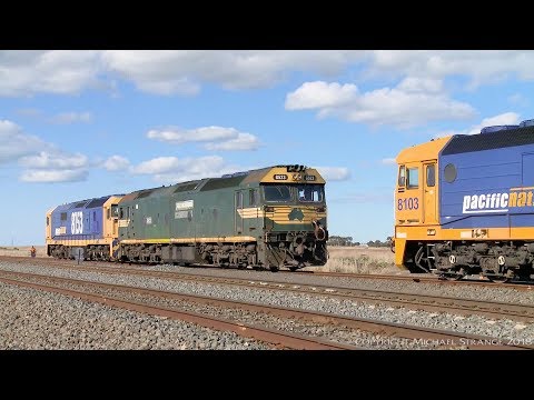 Light Engines At Gheringhap 8103+G540 & G523+8153 - PoathTV Australian Trains