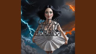 Download lagu menarik lebah yang penasaran mp3 Download lagu menarik lebah yang penasaran mp3