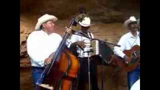 *AUSENCIA ETERNA* (ILDEFONSO MORALES PADILLA) CON JUAN LUCERO AL *TOLOLOCHE* Y SUS SONIDOS DEL NORTE