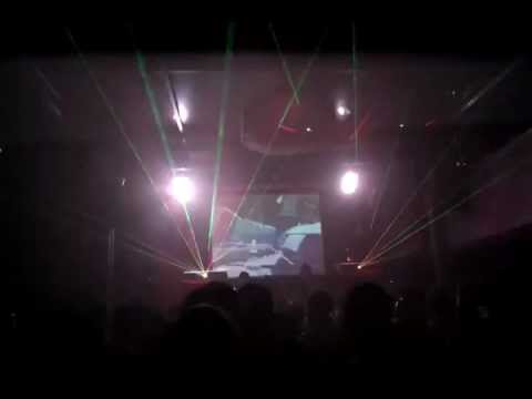 Azax Syndrom vs Dapanji - Wake Me Up