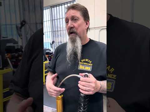 Kevin going over the Screamin Eagle vs Öhlins Shock