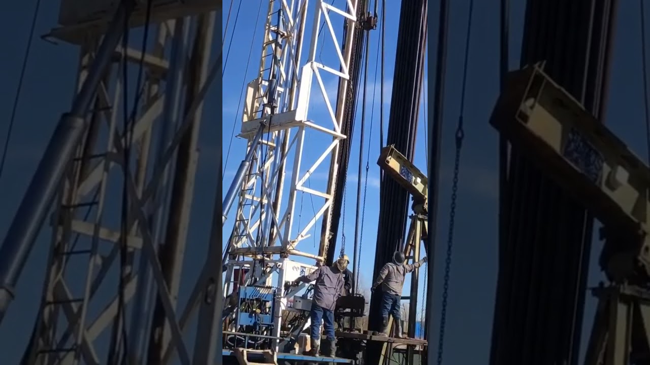 Tripping pipe in the hole on a Workover rig