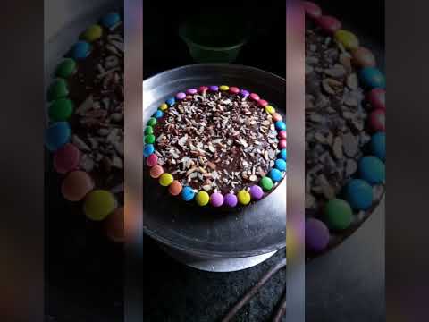 prothom bar baniye chilam kamon hoyeche janiyo #photography #food 🙂🙂