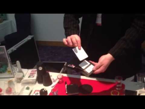 No palm wallet trick