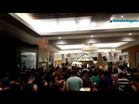 '.Black Friday leva centenas de pessoas a lojas na madrugada em Porto Velho.'
