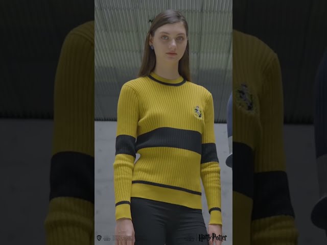 Vídeo relacionado con Cinereplicas Harry Potter - Suéter de Quidditch Gryffindor - S - Para personalizar - Licencia Oficial