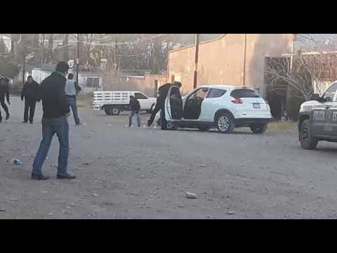 Intentan matar al presidente de Batopilas, recibe balazos a bordo de su carro