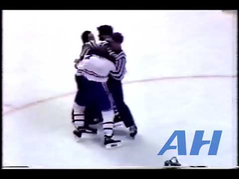 NHL Oct. 23, 1982 Gilbert Delorme,MTL v Dale Hunter,QUE Montreal Canadiens Quebec Nordiques