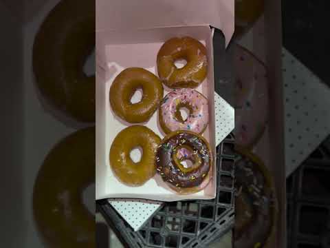 Dunkin Donuts x Krispy Kreme🍩