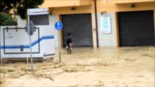 preview picture of video 'Alluvione di Senigallia 03/05/2014 - La fiumana'