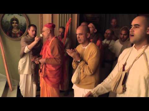 VP KKS 2015 06 - Mangala Arati & Nrsimhadev by KKS, Tulasi Puja by Madhusudan Prabhu, 26.04.2015