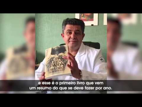 Médico fala sobre o livro "O Pão Nosso para 365 dias"