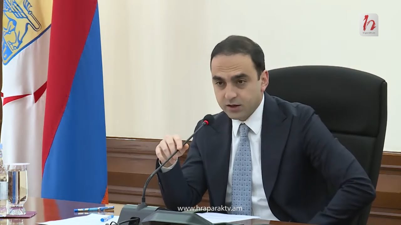Բլոգեր Չախոյանի մասին բան չգիտեմ, բայց աթոռների որակի մասին երկրորդ կարծիք է պետք
