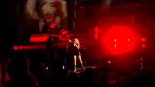 Gwen Stefani - Danger Zone (Live) Tour 2006: