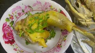 Nữ đại gia nấu cháo cho các con