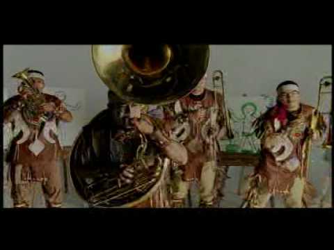 Cuisillos de Arturo Macias - Tu No Vales La Pena (Video Oficial)