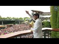 Carlos Alcaraz presents the Wimbledon trophy to the fans | Wimbledon 2023