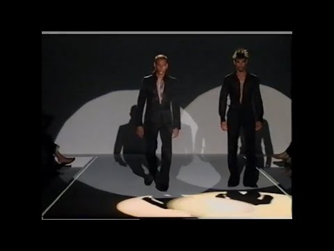 Gucci menswear spring-summer 2000 OFFICIAL AND ORIGINAL VIDEO
