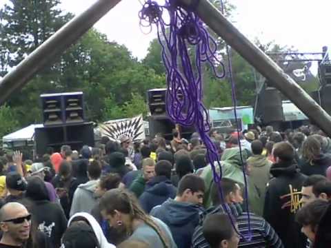 wanteVSbrosda( teknicalpunch )live@nonem/hazard unitz-freeparty