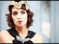 Hugh Laurie Ft. Gaby Moreno - Kiss of fire (Letra ...
