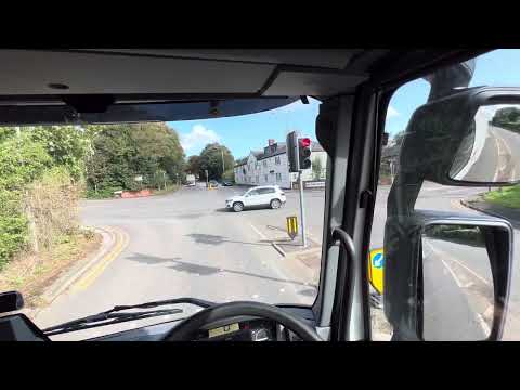 HDT Guide - HGV C+E Class 1, Turning At Traffic Lights