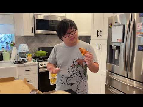 Let's Try 25 DIFFERENT PIZZA HUT MENU ITEMS