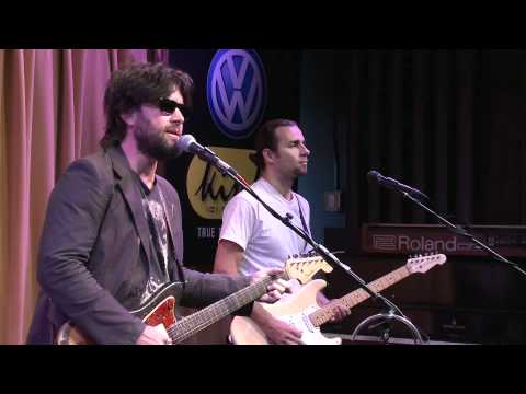 Bob Schneider - Let The Light In (Live in the Bing Lounge)