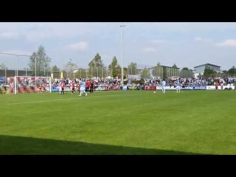 Freistoss von 1860 Spieler Niclas Andermatt gegen FC Unterföhring