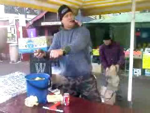 Lars "Wesslan" Westin - Sveriges kanske nu levande främste säljare in action på Rättivks höstmarknad!