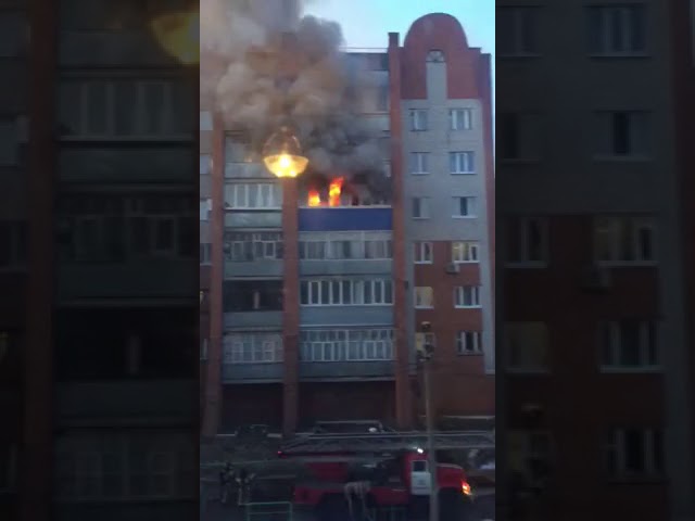 Появилось видео пожара в многоквартирном доме в Татарстане