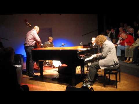 Martin Sasse Trio feat. Scott Hanilton - The Girl From Ipanema