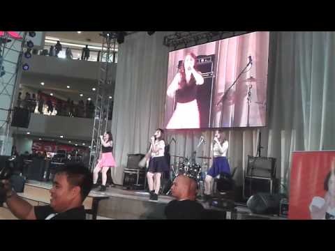 Poison   Pop Girls Live at MTV VJ Hunt