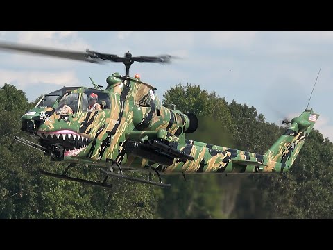 Maggie AH-1F Cobra Attack Helicopter: Amazing Demo Display