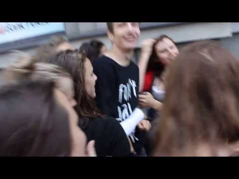 Łukasz Wawrzyniak kontra fanki - Białystok 10.08.2013r.