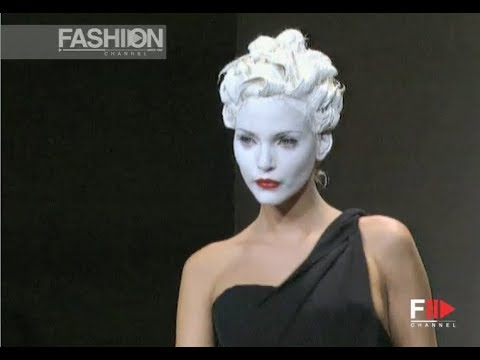 BALENCIAGA Fall 1994/1995 Paris - Fashion Channel