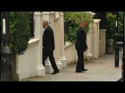 Amy Winehouse's body removed from flat