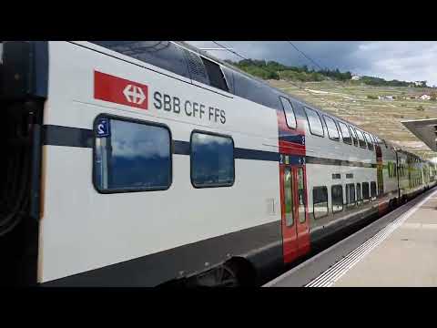 Train RE 18430 traversant la gare de Rivaz le 8 mai 2023