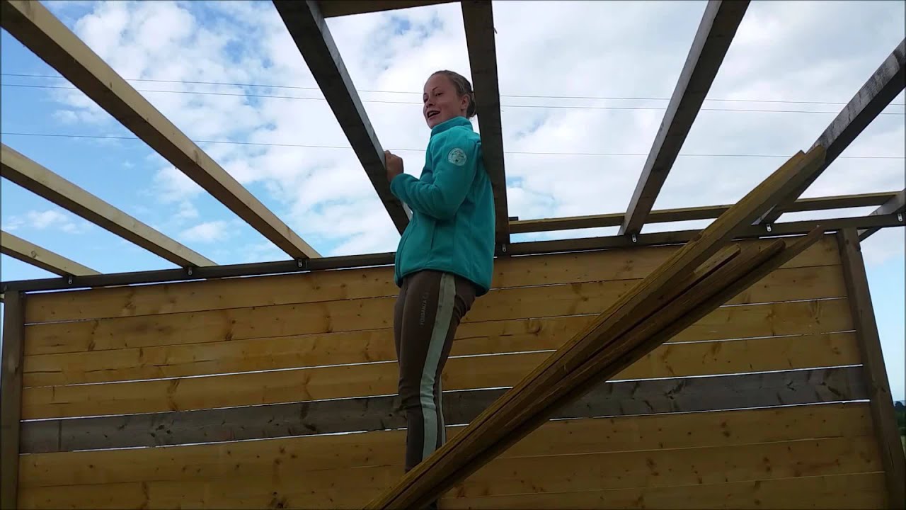CONSTRUCTION - DES BOXES POUR LES CHEVAUX !
