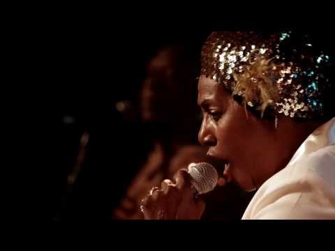 NAOMI SHELTON & THE GOSPEL QUEENS - In concert (a 'fd' short live film)