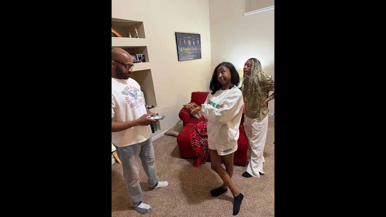 Larry tells Brooke and Destiny that Lynette got arrested