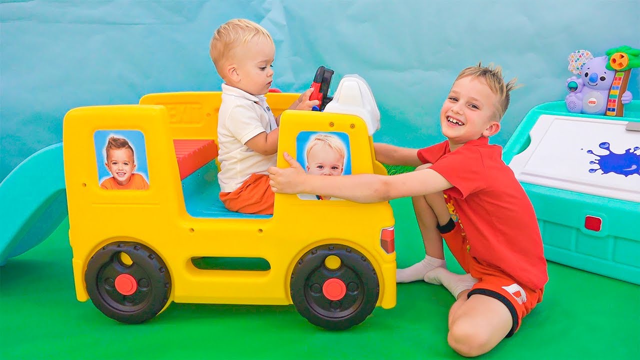 Vlad y Niki juegan con Baby Chris | Videos divertidos para niños