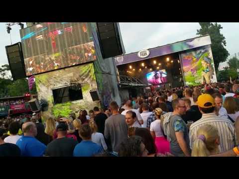 Nathalie Aarts from The Soundlovers live at Budapest (Total Dance Festival) Living In Your Head