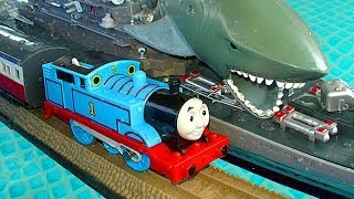 Thomas The Tank Trackmaster Pool Tracks Russian Navy Ship Attack Crash & Accidents Fun