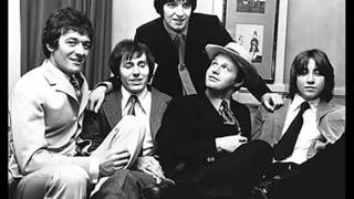 Hollies - Do You Love Me (lyrics)