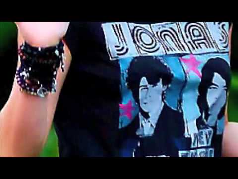 download lagu mp3 mp4 Jonas Brothers T Shirt 2009, download lagu Jonas Brothers T Shirt 2009 gratis, unduh video klip Jonas Brothers T Shirt 2009
